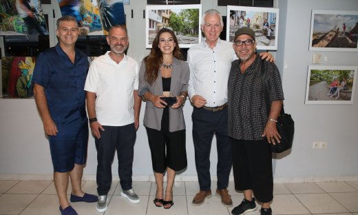 Λαμπερά εγκαίνια σε έκθεση φωτογραφίας με επώνυμες παρουσίες