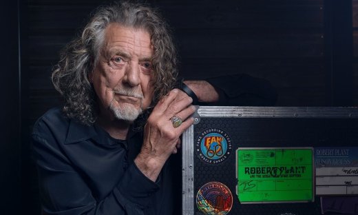 Robert Plant – Οι αγορές του σε πασίγνωστο δισκάδικο στο Μοναστηράκι