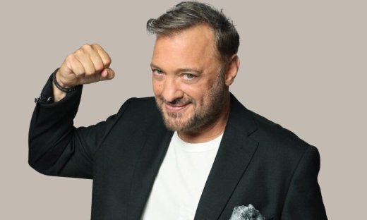 Χρήστος Φερεντίνος: «Το σχολείο που πήγαινα είναι πια ένα εγκαταλελειμμένο κτίριο με σκουπίδια»