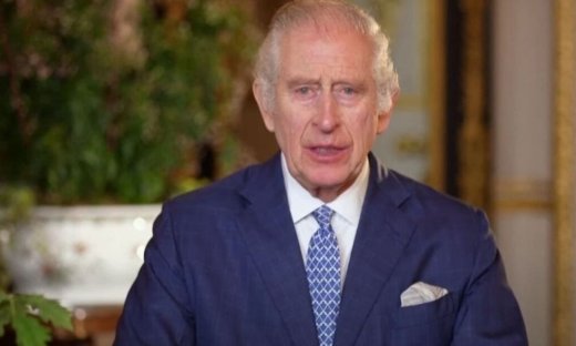Βασιλιάς Κάρολος: Ακόμη και στο μπάνιο έχει κανόνες! Τι απαγορεύεται
