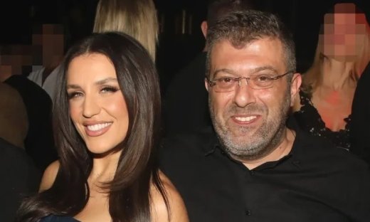 Ιουλία Καλλιμάνη: Στιγμές ηρεμίας και κατάνυξης στη Σύμη μαζί με τον αγαπημένο της