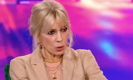 Μυρτώ Αλικάκη: Η σπάνια selfie στο αυτοκίνητο με τους γιους της – Γιατί μένουν ακόμη στο ίδιο σπίτι