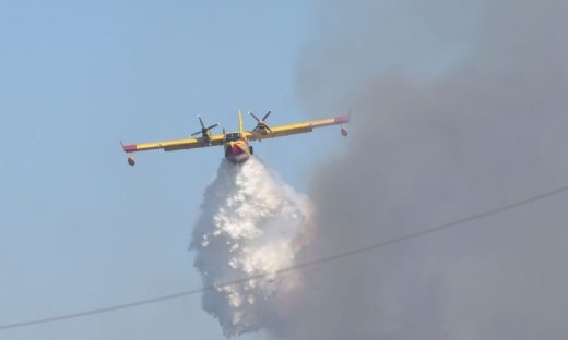 Πυρκαγιά στη Σίβηρη Χαλκιδικής – Σοβαρό επεισόδιο με επίθεση σε συνεργείο του MEGA