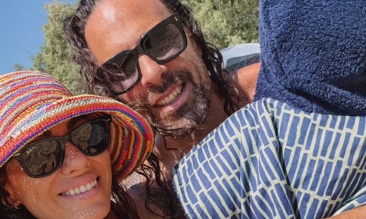 Βαλαβάνη - Μόργκαν: «Μαθήματα» για τα κύματα στον μικρό Ιάσονα κατά την εξόρμησή τους στην παραλία