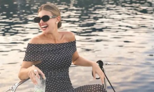 Κλέλια Ανδριολάτου: Εντυπωσιακό αντίο στο καλοκαίρι με λεοπάρ μπικίνι που μαγνητίζει τα βλέμματα