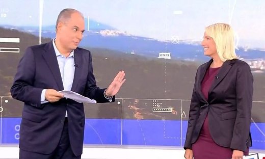 Η επιστροφή του Νίκου Στραβελάκη στο «10 Παντού» με ατάκες όλο νόημα στην Κατερίνα Παπακωστοπούλου