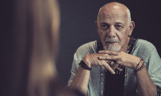 Γιώργος Κιμούλης: Μια ζωή στο θέατρο, ανάμεσα στην τέχνη και τη δημιουργία