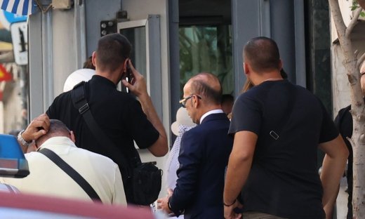 Γιώργος Μαζωνάκης: Στην Ευελπίδων οι δύο γιατροί