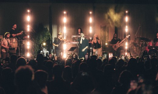 Ο APON φέρνει το viral φαινόμενο «Ηχογένεια tour» αυτή την Κυριακή 27/9 στο Θέατρο Άλσος ΔΕΗ!