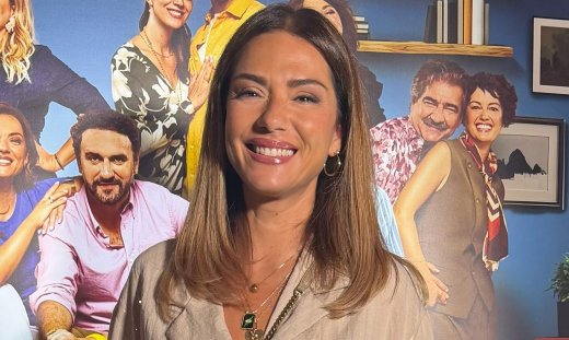 Βάσω Λασκαράκη: Καλωσόρισε το φθινόπωρο στο μπαλκόνι με φούτερ και ζεστό καφέ