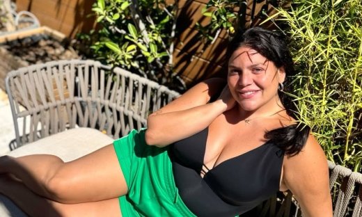 «Δέχονται με κοιλιά τούρλα κόσμο;», γράφει η Δανάη Μπάρκα και ετοιμάζεται για έξοδο!