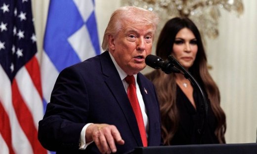 Ο Τραμπ αποτέλειωσε την Γκίλφοϊλ: «Δεν ήταν ποτέ μέλος της οικογένειάς μου»