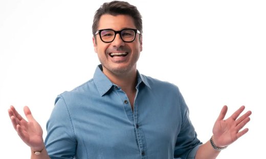 Λάμπρος Κωνσταντάρας: Αναδρομή στα παιδικά του χρόνια μέσα από σπάνιες φωτογραφίες στο Κεφαλάρι
