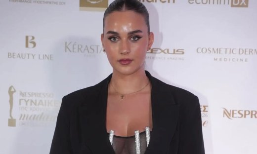 Βικτώρια Δέλλα: Με τη νονά της στην πρώτη επίσημη εμφάνιση μετά τον θάνατο της Γωγώς Μαστροκώστα