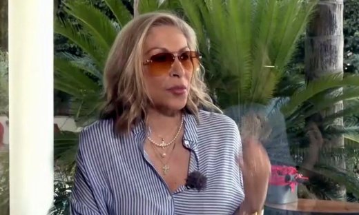 Έφη Σαρρή για Καρβέλα: «Ό,τι έχω κάνει όλα αυτά τα χρόνια είναι αυτά τα τραγούδια. Είμαι ευγνώμων»