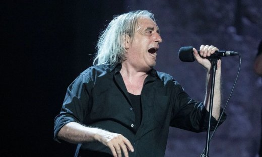 Γιάννης Αγγελάκας: Γιορτάζει τα γενέθλιά του και μια  πορεία γεμάτη αναζητήσεις και ανατροπές