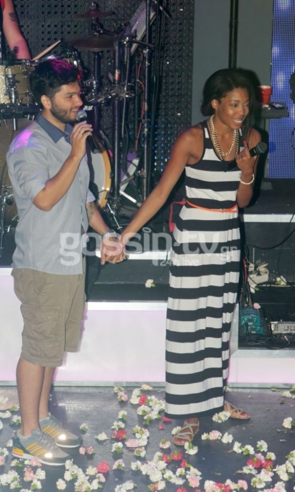  Χρήστος Μάστορας - Courtney Parker: Αγκαλίτσες και φιλάκια!