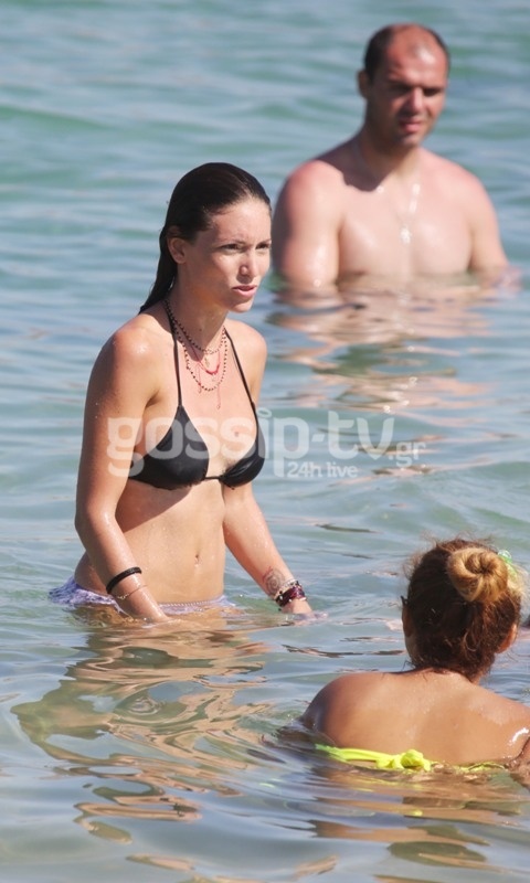 Η κοντή του «Πάρα πέντε» συνάντησε την Χρύσα από τα «Κλεμμένα Όνειρα» στην Μύκονο