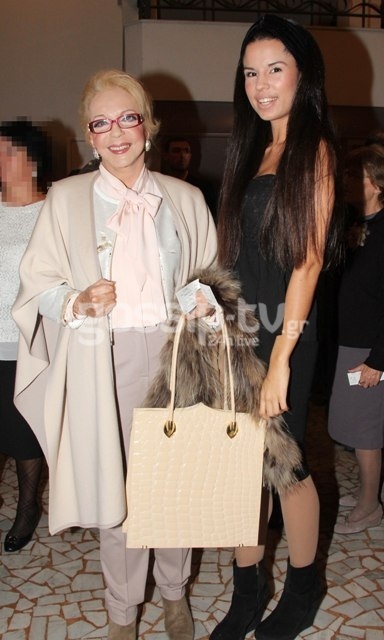 Δεν φαντάζεστε ποιας πασίγνωστης πρωταγωνίστριας εγγονή είναι η κούκλα της φωτογραφίας!