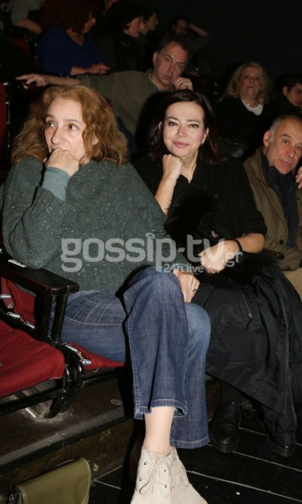 Το τελευταίο αντίο στον Διαγόρα Χρονόπουλο στο πραγματικό του σπίτι, το θέατρο