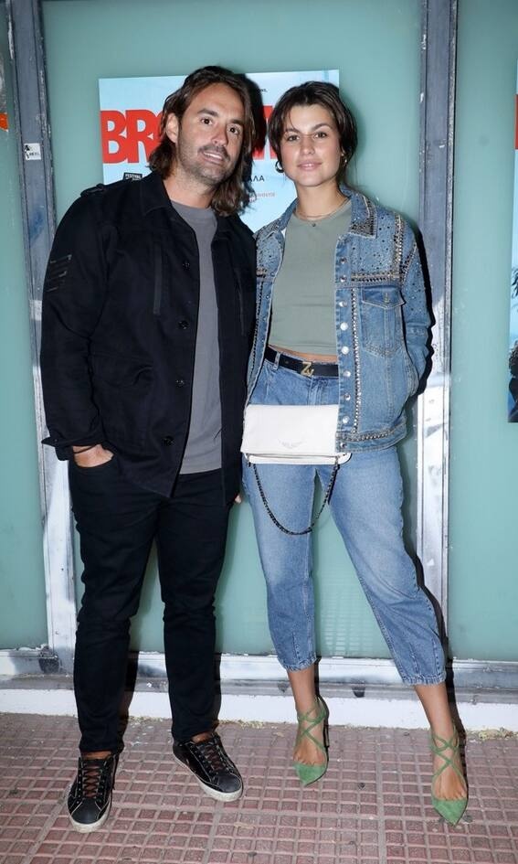 Δανάη Παππά Οι γόβες αυτές δεν ταιριάζουν με το υπόλοιπο look, είναι ξεκάθαρο! Ούτε και η τσάντα. Δανάη μου είσαι ένα νέο και όμορφο κορίτσι, περιμένουμε περισσότερα από σένα.