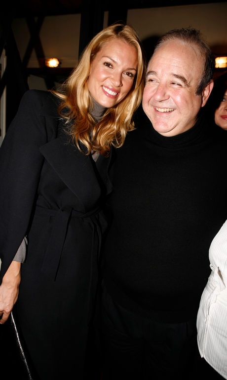 Επίσημη πρεμιέρα ...  “Σε στενό οικογενειακό κύκλο”