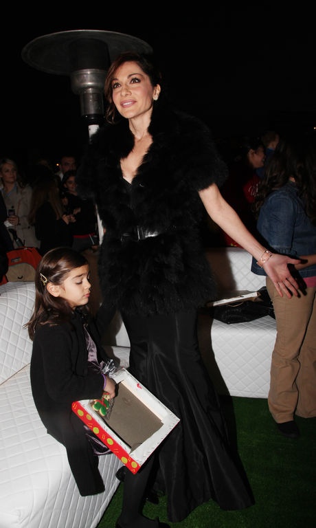 Η Δέσποινα Βανδή ... έφερε τα Χριστούγεννα 