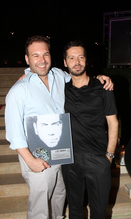 Ποιοι παρευρέθησαν στην απονομή πλατινένιου cd του Γιώργου Μαζωνάκη;