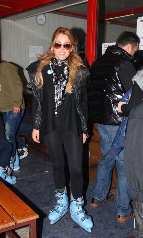 Τα γαλάζια παγοπέδιλα, ο πιγκουίνος και η βόλτα στον πάγο! (φωτό)