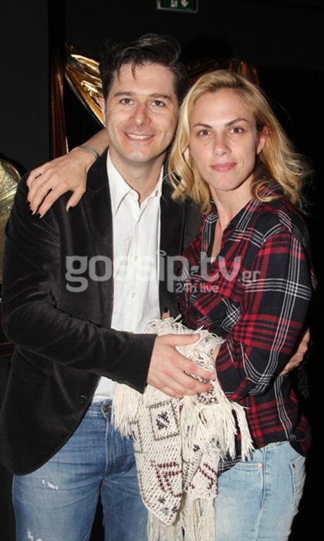 Λαμπερή θεατρική πρεμιέρα με επώνυμες παρουσίες