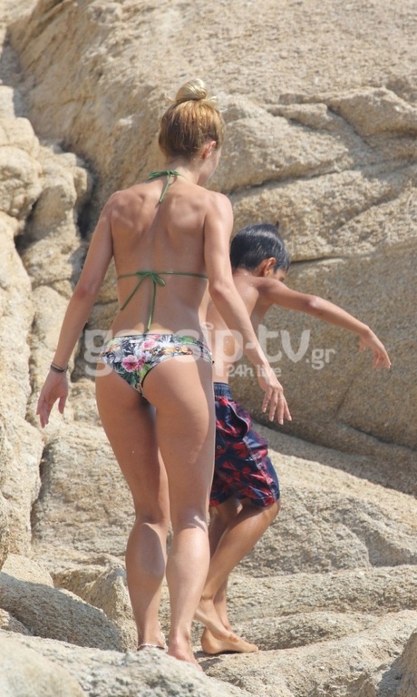 Οι βουτιές της Νορέττας από τα βράχια και οι τρυφερές στιγμές με τα παιδιά της