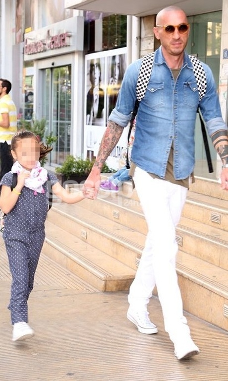 Ασημακοπούλου-Δεληκούρα: Τα παιδιά τους στην πρεμιέρα τους