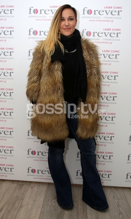 Σε εγκαίνια στη Νέα Ερυθραία