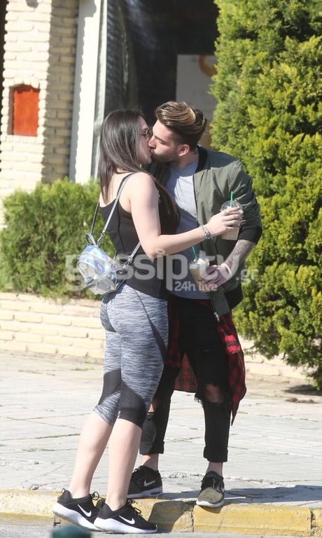 Από το The Voice στην αγκαλιά παίκτη του X-Factor 