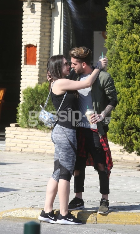 Από το The Voice στην αγκαλιά παίκτη του X-Factor 