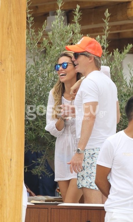 Ευτυχισμένοι μαζί, παντού! 