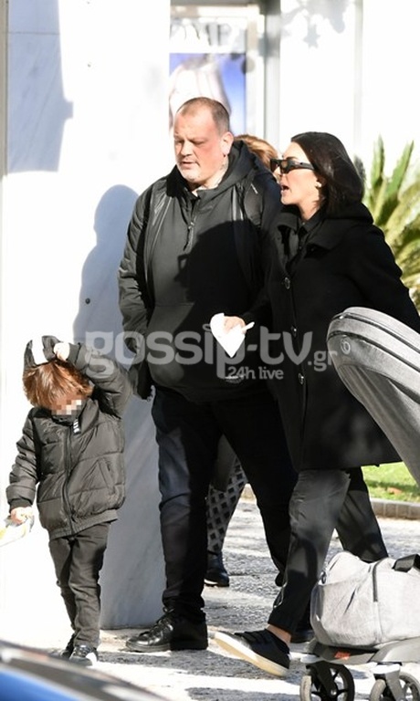 Η οικογένεια Σκαρμούτσου εν... δράσει! Η βόλτα στην Κηφισιά και τα παιχνίδια με τον Αλέξανδρο!