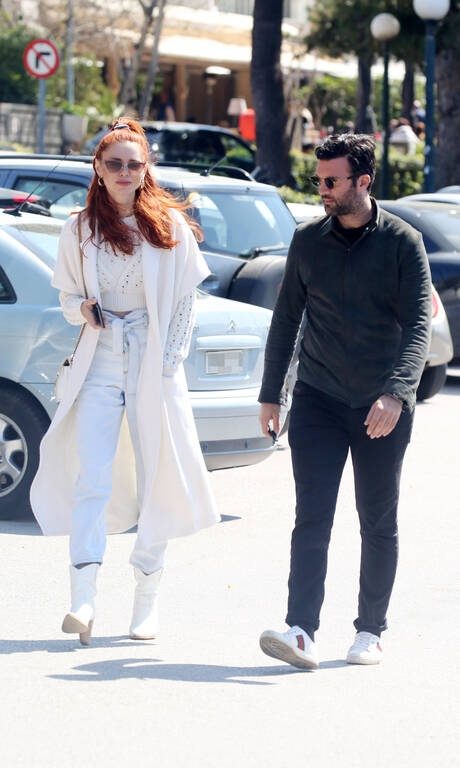 Έβελυν Καζαντζόγλου Η Έβελυν βρίσκεται συνεχώς σε αυτή τη λίστα και αυτήν τη φορά θα σου πούμε πως αν ετοιμάζεις βαλίτσα να βάλεις ένα τέτοιο/ολόιδιο σύνολο στη βαλίτσα σου. Εξαιρετικότατο.