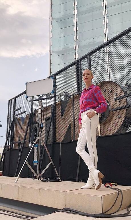 Βίκυ Καγιά Τα βράδια στο GNTM έκανε αστραφτερές και αρκετά σέξι εμφανίσεις αλλά τα μεσημέρια και πάλι από τη συχνότητα του Star (Shopping Star) «δημιουργούσε» τάσεις. Η Βίκυ είναι το icon της ελληνικής τηλεόρασης. Σωστά;