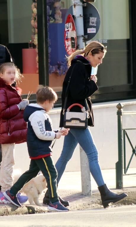 Μαριέττα Χρουσαλά Μπράβο, βρε Μαριέττα! Είχαμε ανάγκη να θυμηθούμε πως με ένα jean και μποτάκια, δύσκολα μπορεί να πάει κάτι λάθος. Έβαλες και ένα μαύρο jacket και ήσουν έτοιμη για κάθε περίσταση μέσα στη μέρα.