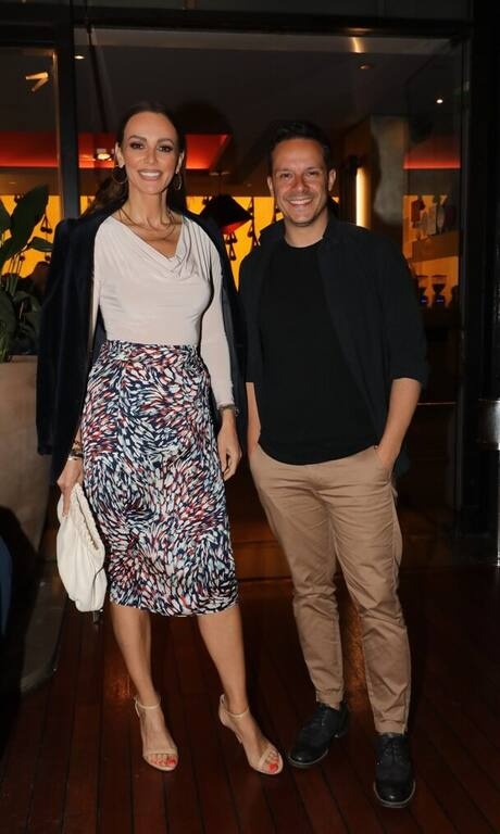 Μπέτυ Μαγγίρα Από τις πιο στυλάτες γυναίκες της ελληνικής τηλεόρασης, η Μπέττυ ήταν και πάλι αψεγάδιαστη. Αγαπήσαμε την pencil φούστα της με τα nude σανδάλια και ο μεγάλος λευκός της φάκελος ήταν απόλυτα chic. Μπέττυ είσαι η αγαπημένη μας!