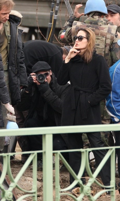 Ο Brad συνεχίζει τη φωτογράφηση