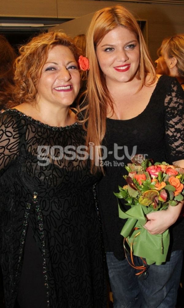 Μαμά και κόρη με το ίδιο look!