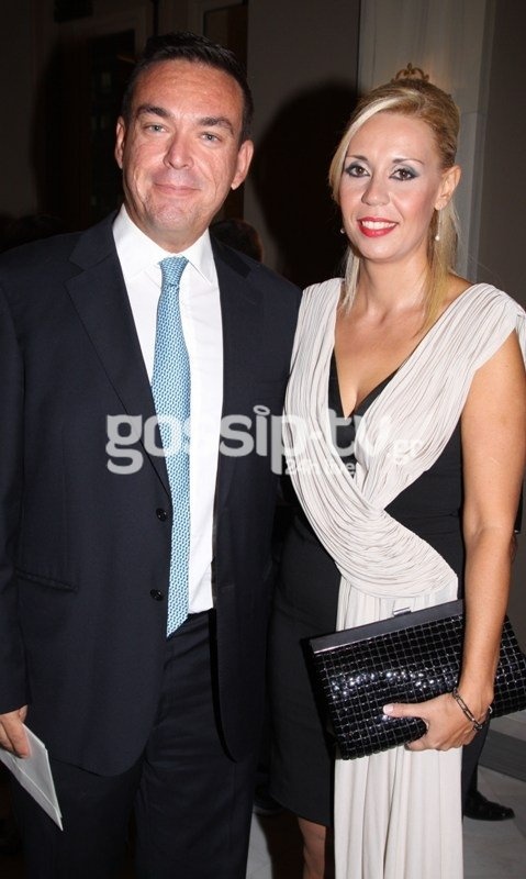 Λαμπερά εγκαίνια για το Δημοτικό θέατρο Πειραιά