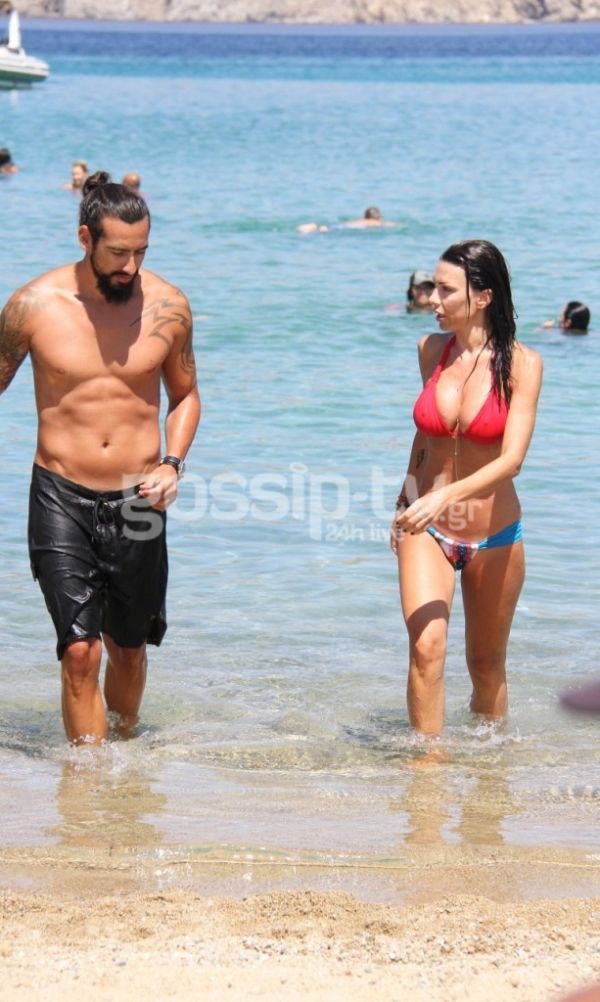 Μύκονος 2014: Ελίνα Καντζά - DJ Rush: Απολαμβάνουν τα μπανάκια τους!