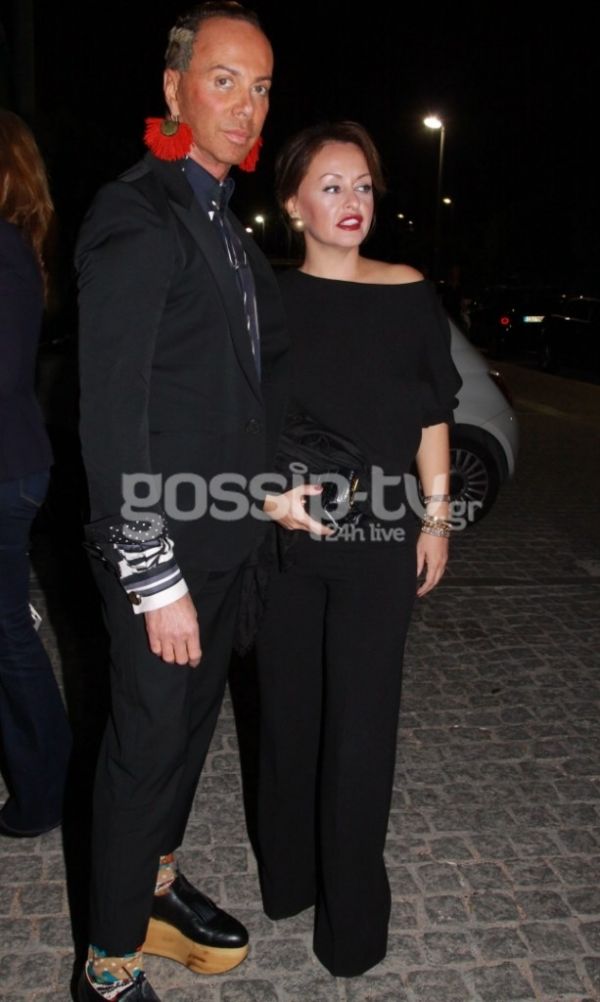 Το «τερμάτισε» ο Γαβαλάς! Με γυναικεία αξεσουάρ σε επίδειξη μόδας