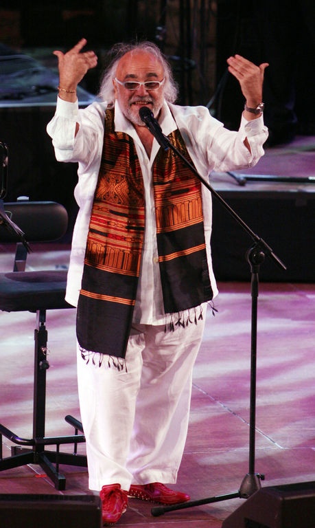 Όταν ο Ντέμης Ρούσσος συνάντησε τον Μιχάλη Χατζηγιάννη