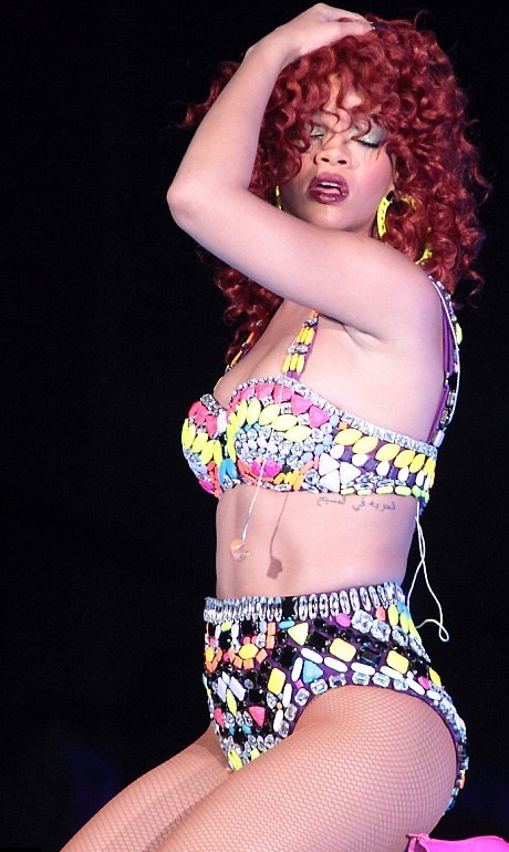 Η νέα «καυτή» εμφάνιση της Rihanna 