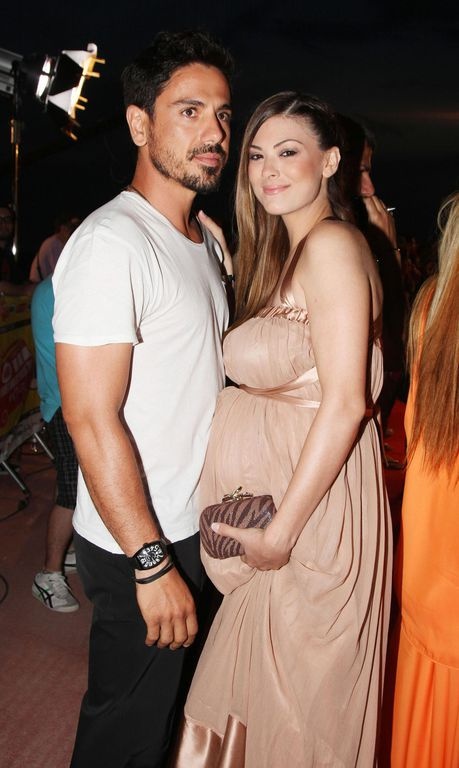 Καραβάτου-Καμπούρη: Δυο εγκυμονούσες στα Mad Video Music Awards 2011