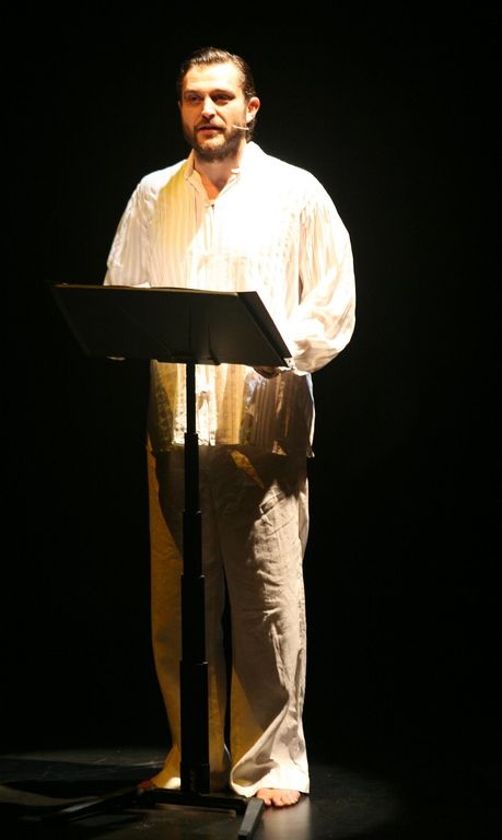 Η «Αποκάλυψη του Ιωάννου» στη σκηνή από τον Καραμίχο! 